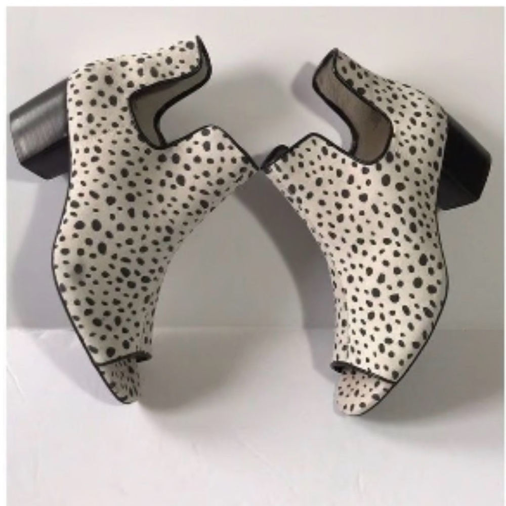 Lori Goldstein Gioia Peep Toe Booties Leopard Print Size 6.5